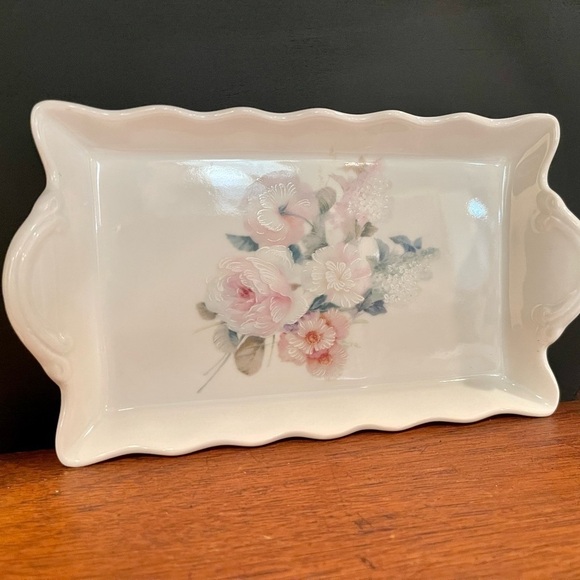 ROYAL PATRICIAN, FINE BONE CHINA TRAY. MADE IN ENGLAND. - Picture 3 of 9